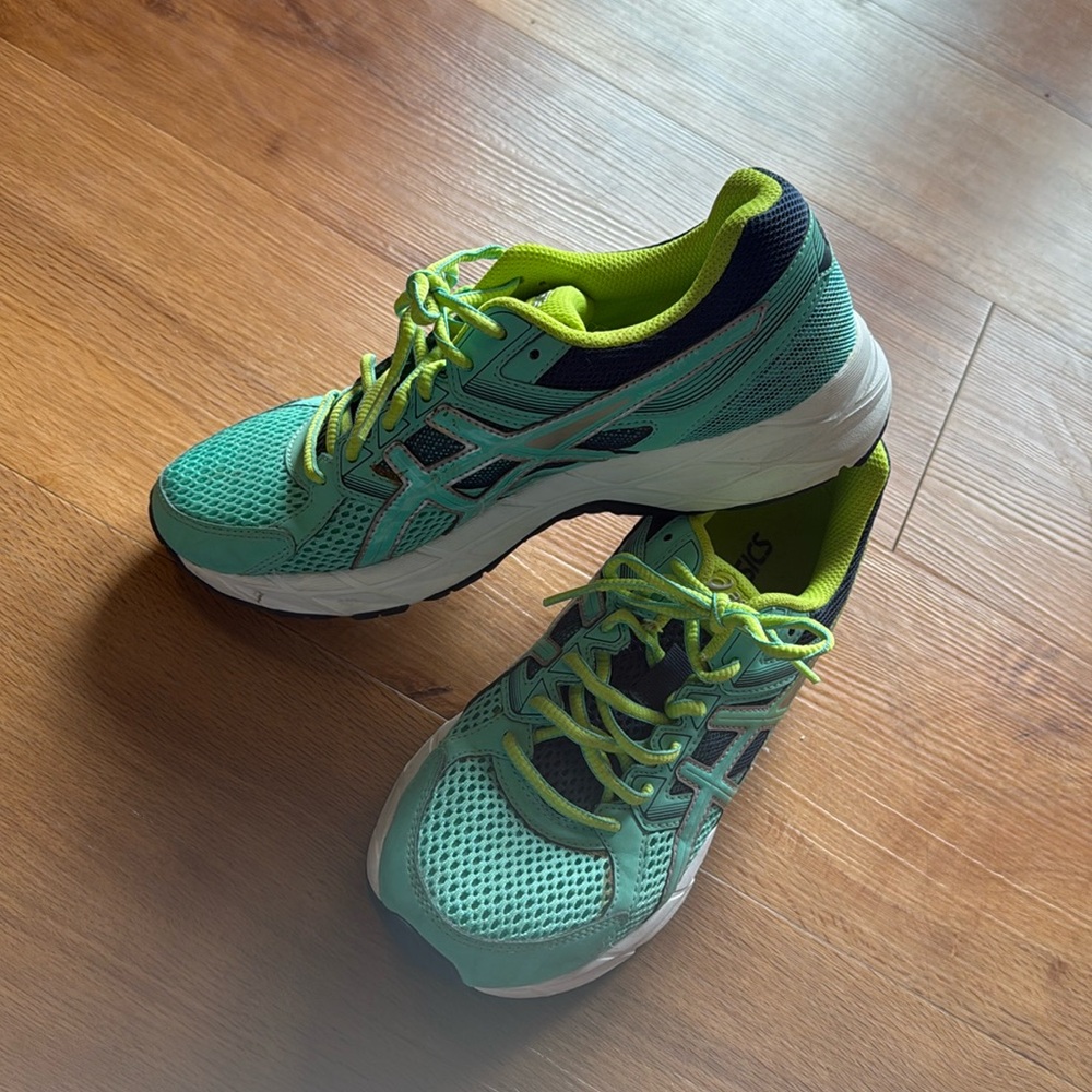 ASICS WOMENS SHOES SIZE 7